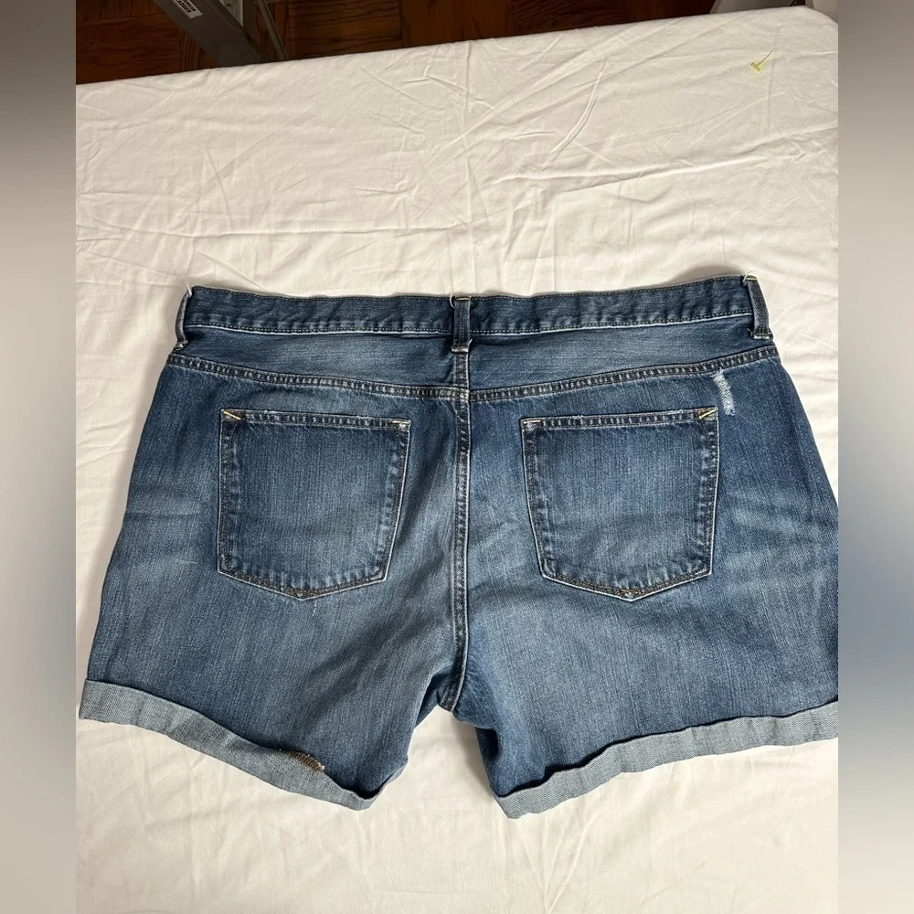Gap 1969 Sexy Boyfriend Shorts Women’s Size 35r